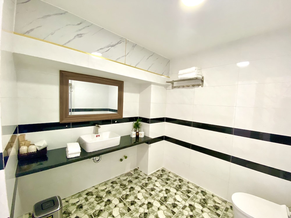 Standard Double Room - Photo 9