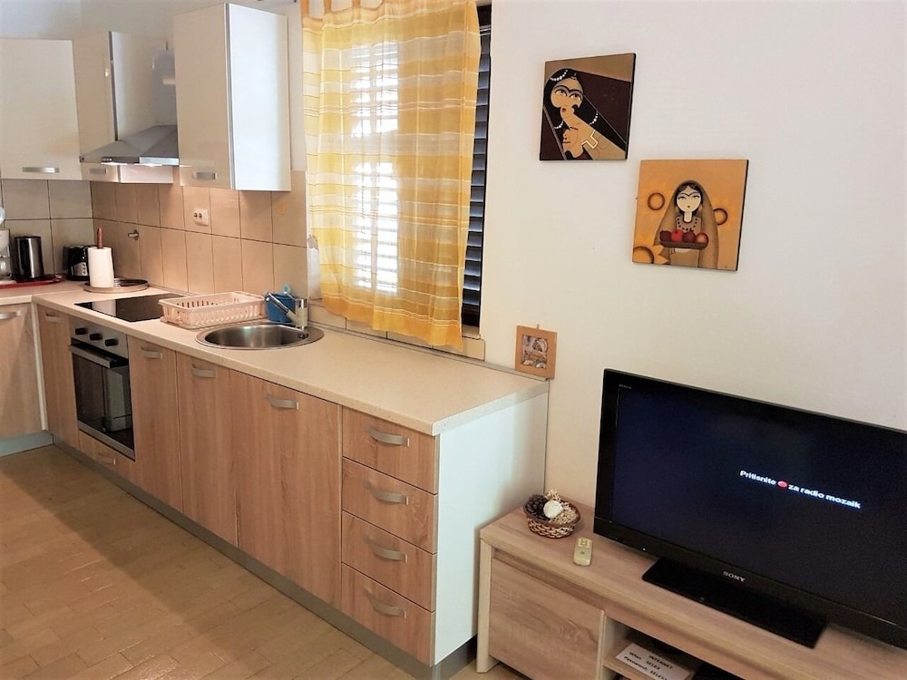 House (Villa Dean - 80m from the beach - H(4) photo 1