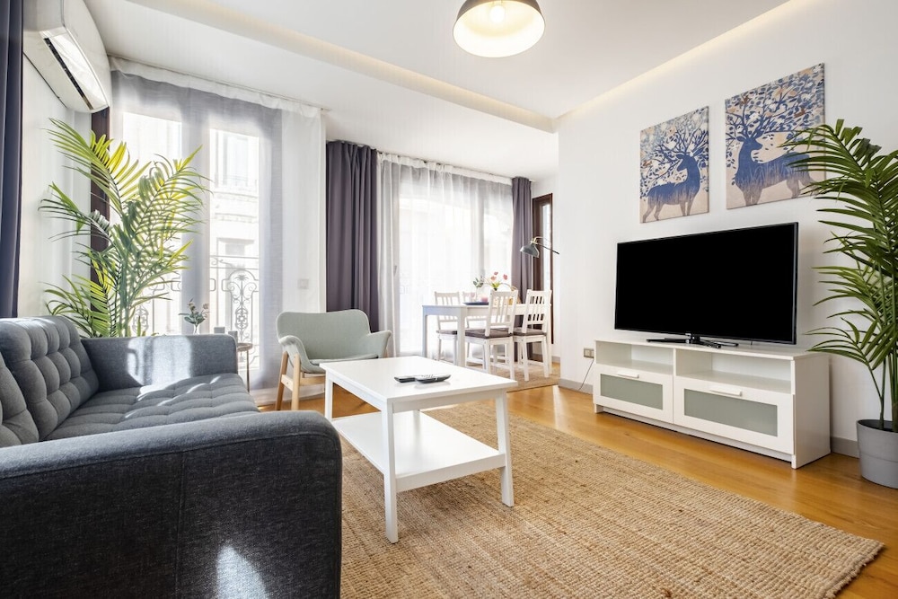 Apartment photo 1