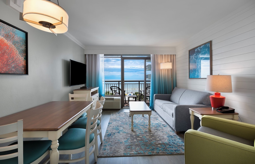 Oceanfront King Suite - Photo 5