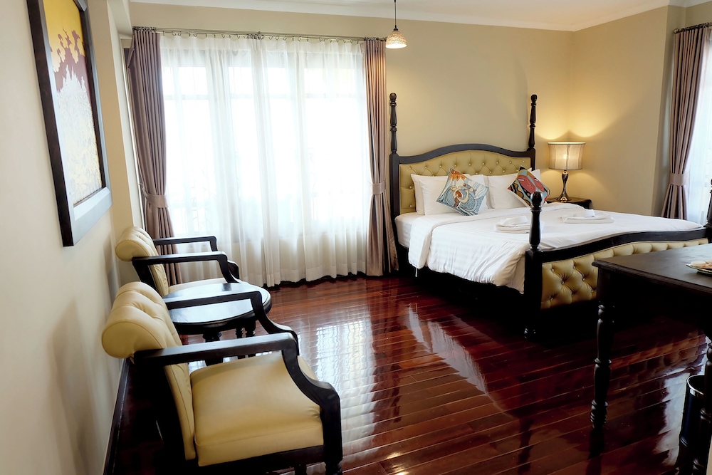 Grand Double Room, 1 King Bed, Accessible, Non Smoking photo 1