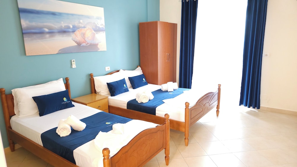 Standard Room, 1 Bedroom, Kitchenette, Courtyard View photo 3