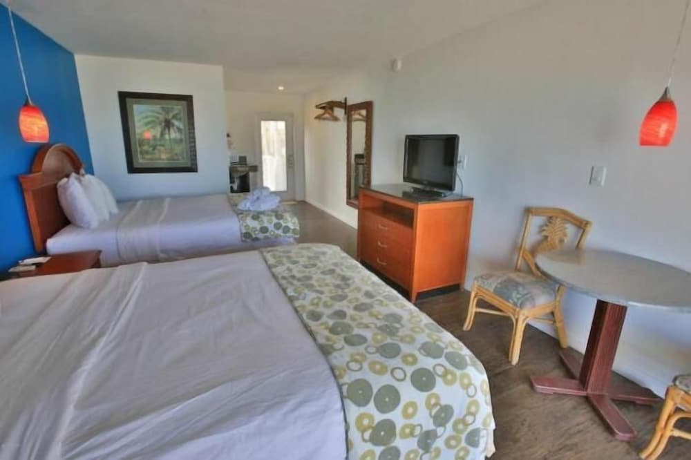 Comfort Room, 2 Queen Beds, Patio, Ocean View photo 1