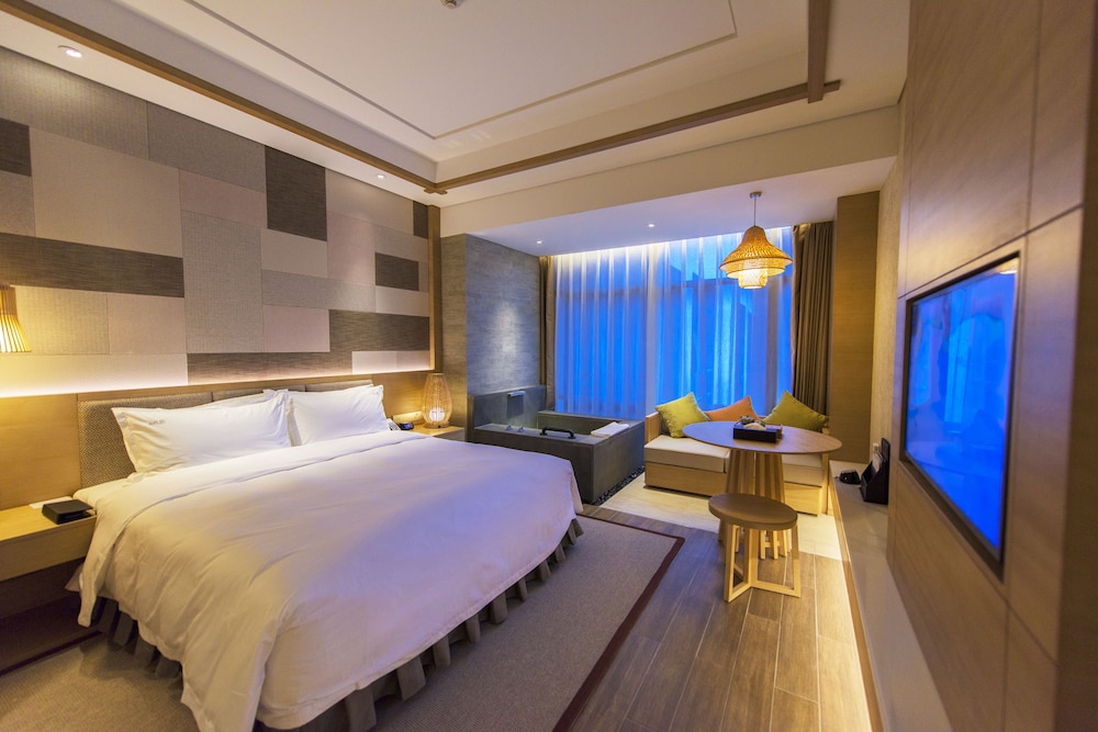 Standard Room, 1 King Bed (Private Hot Spring) photo 3