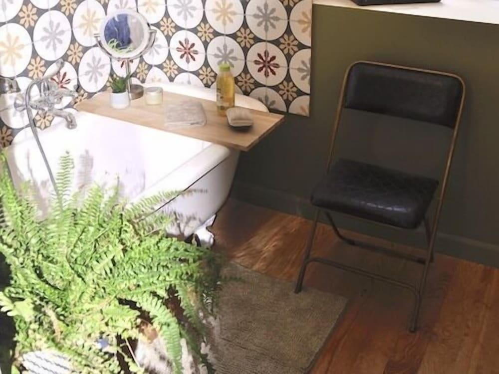 Standard Triple Room, Private Bathroom, Park View (Chambre sur jardin) - Photo 3