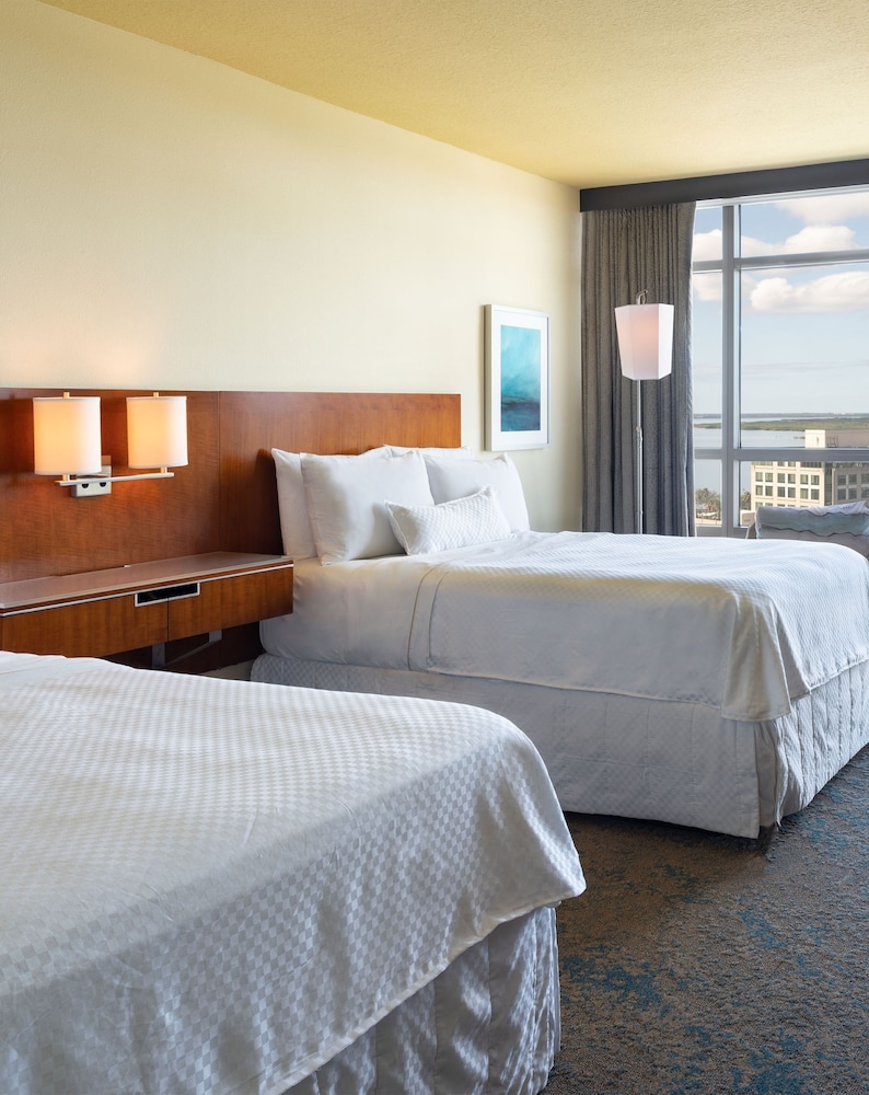 Deluxe Room, 2 Queen Beds, High Floor, Bay View photo 3