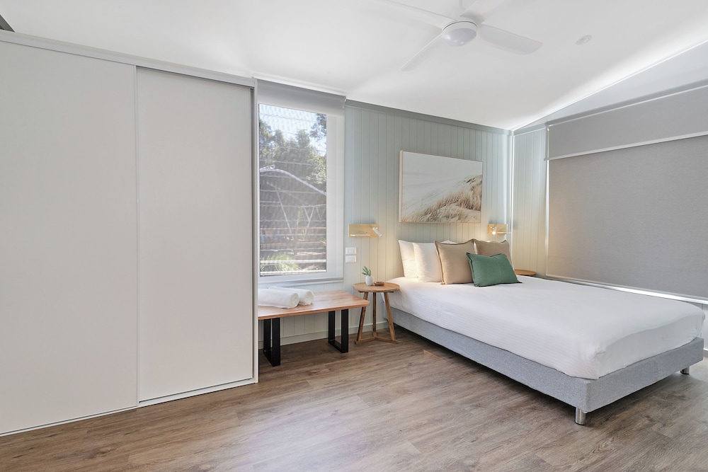 Superior Villa - Sleeps 4 - Accessible photo 1