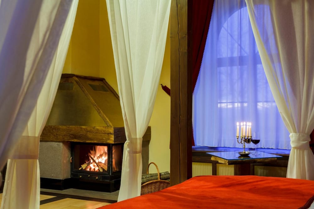 Royal Double Room, Fireplace