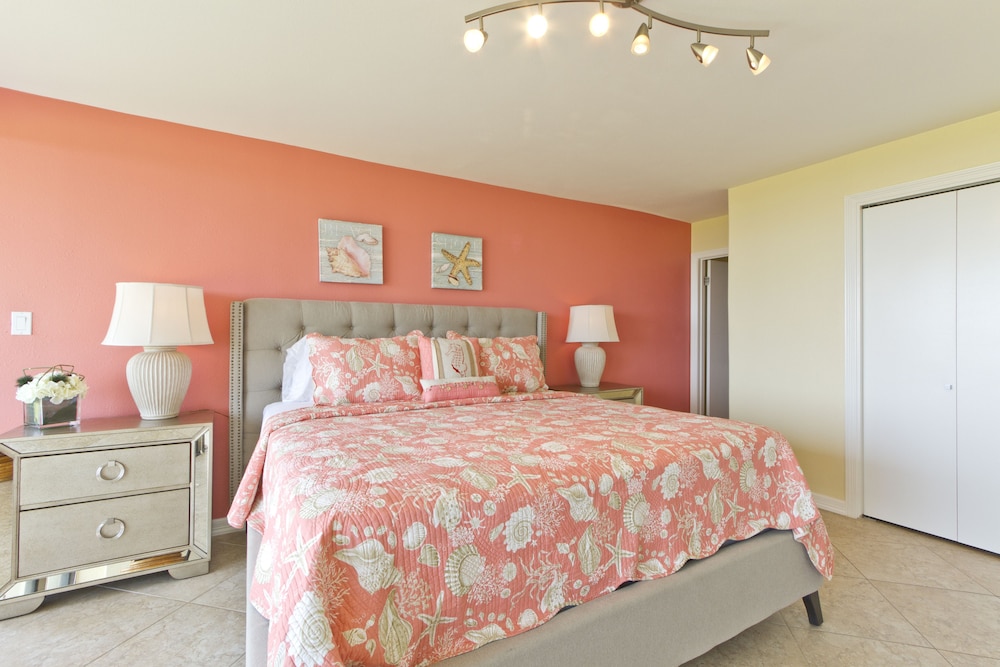 Condo, 3 Bedrooms, Beach View, Ground Floor (#5) photo 1