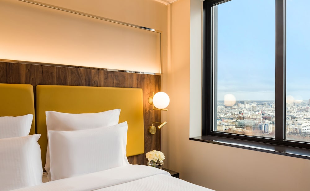 Deluxe Room, 1 King Bed