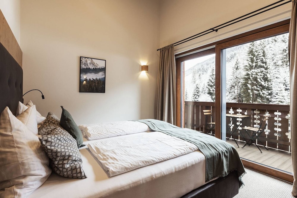Premium Room, Balcony, Mountain View
