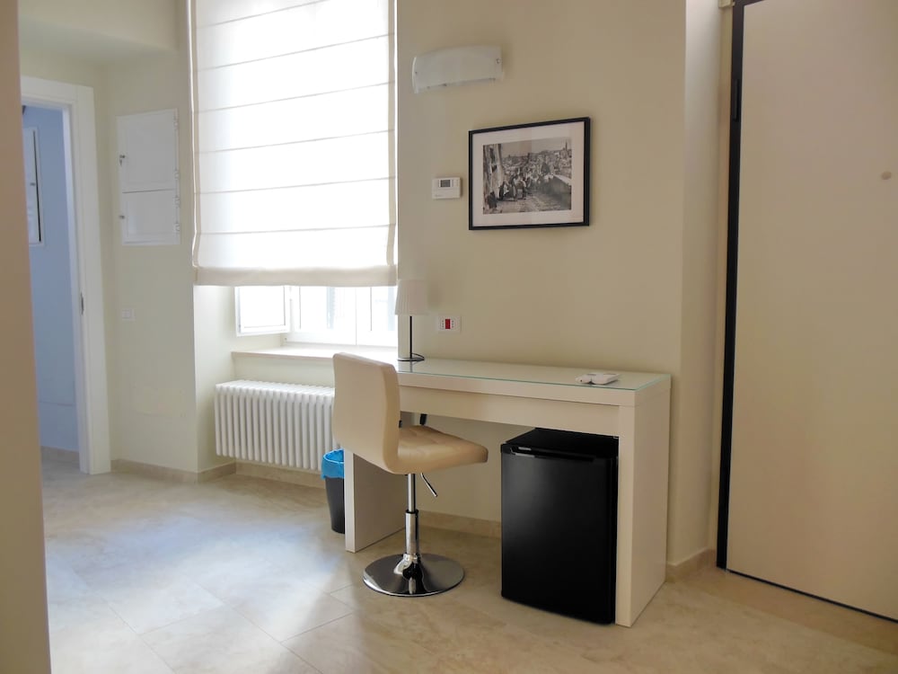 Executive Room - Photo 9