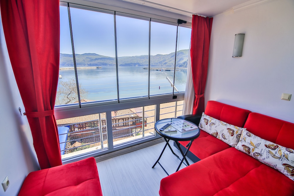 Standard Quadruple Room, 1 Bedroom, Smoking, Beach View