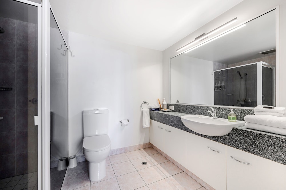 2 Bedroom Plaza Apartment photo 2
