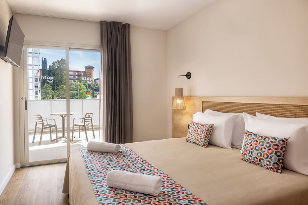 Family Room, Pool View (2+2 (Max cap 2 adults + 2 children))