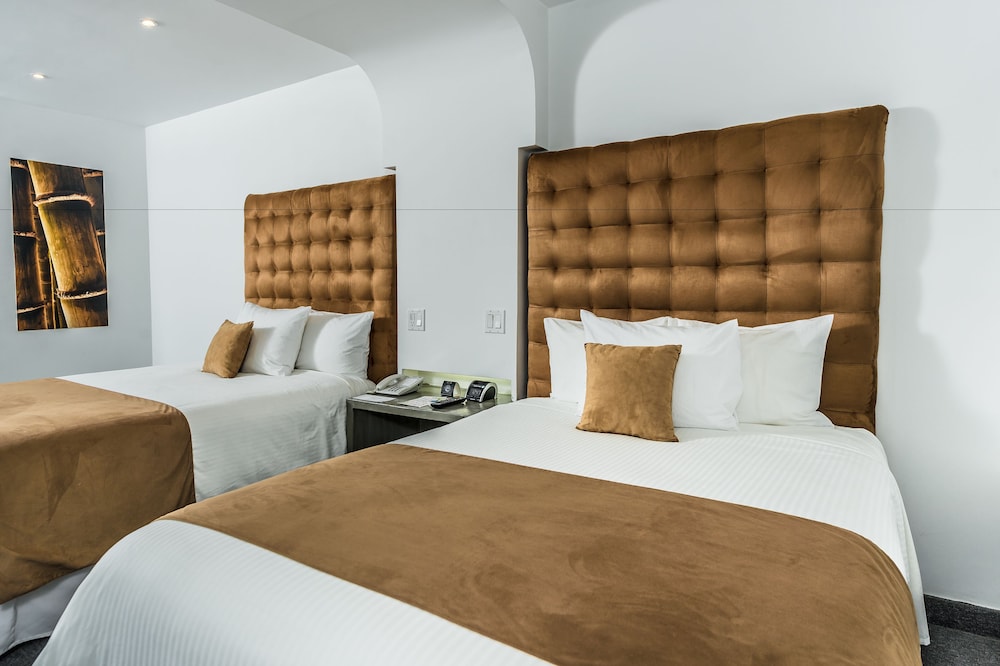 Room, 2 Double Beds, Pool Access, Pool View - Photo 11