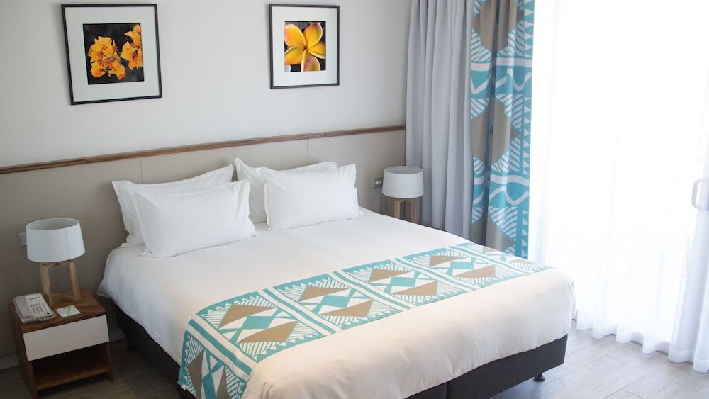 Room, 1 Queen Bed (Ocean Sunset View) photo 6