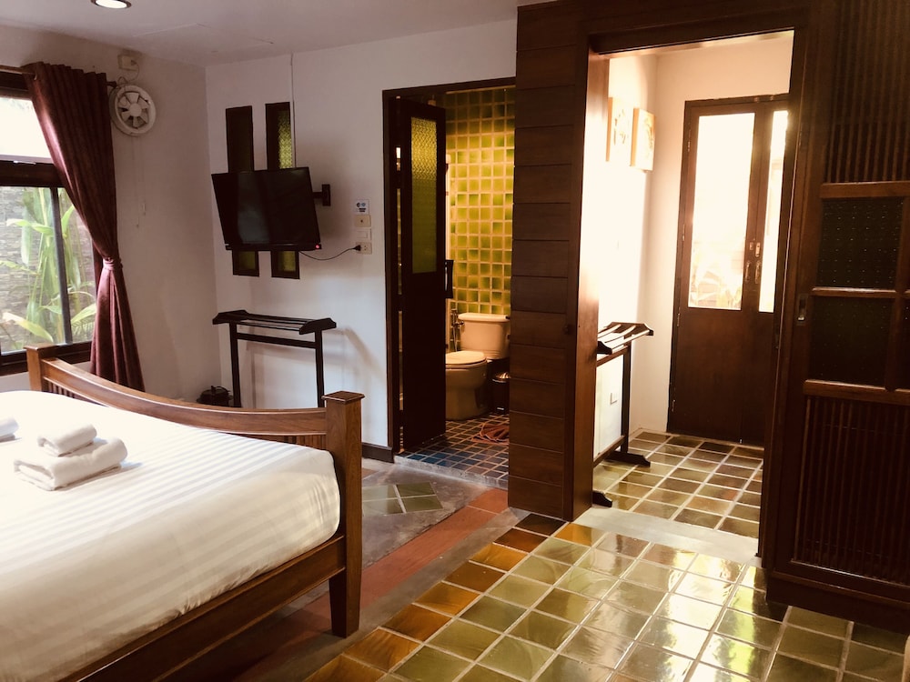Deluxe Room - Photo 4