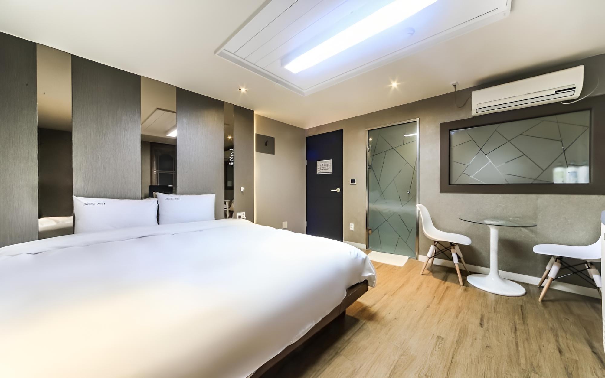 Room (Deluxe (bathtub/super king bed/free p) - Photo 8