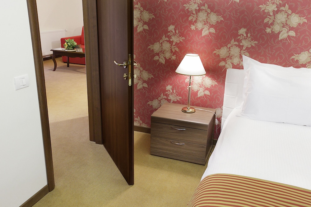 Comfort Suite (2 Adults with Spa Access) photo 2