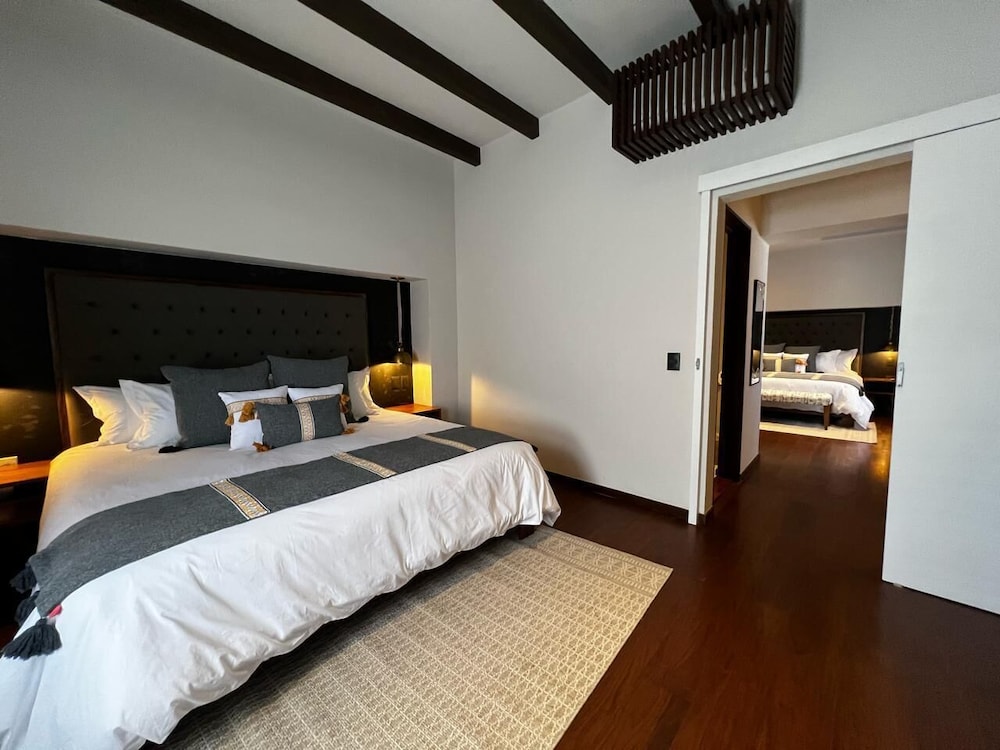 Deluxe Room - Photo 7
