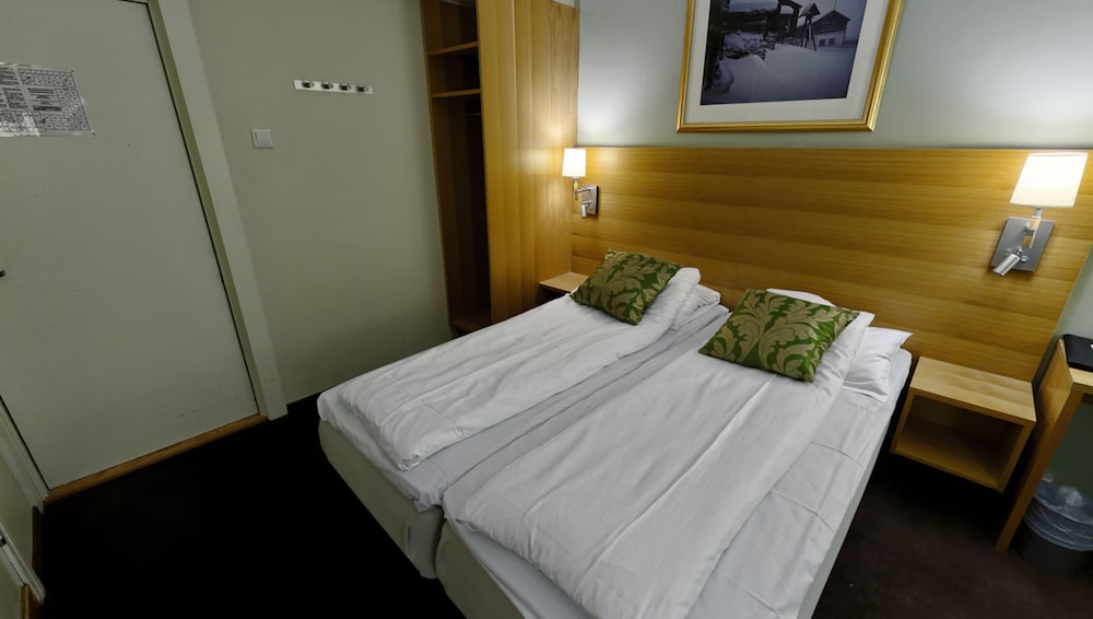 Twin Room, Multiple Beds, Balcony, Mountain View photo 2