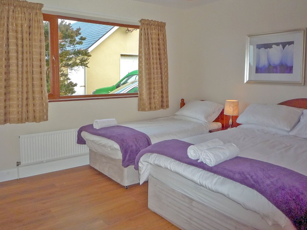 Bungalow, 4 Bedrooms, Fireplace, Mountain View