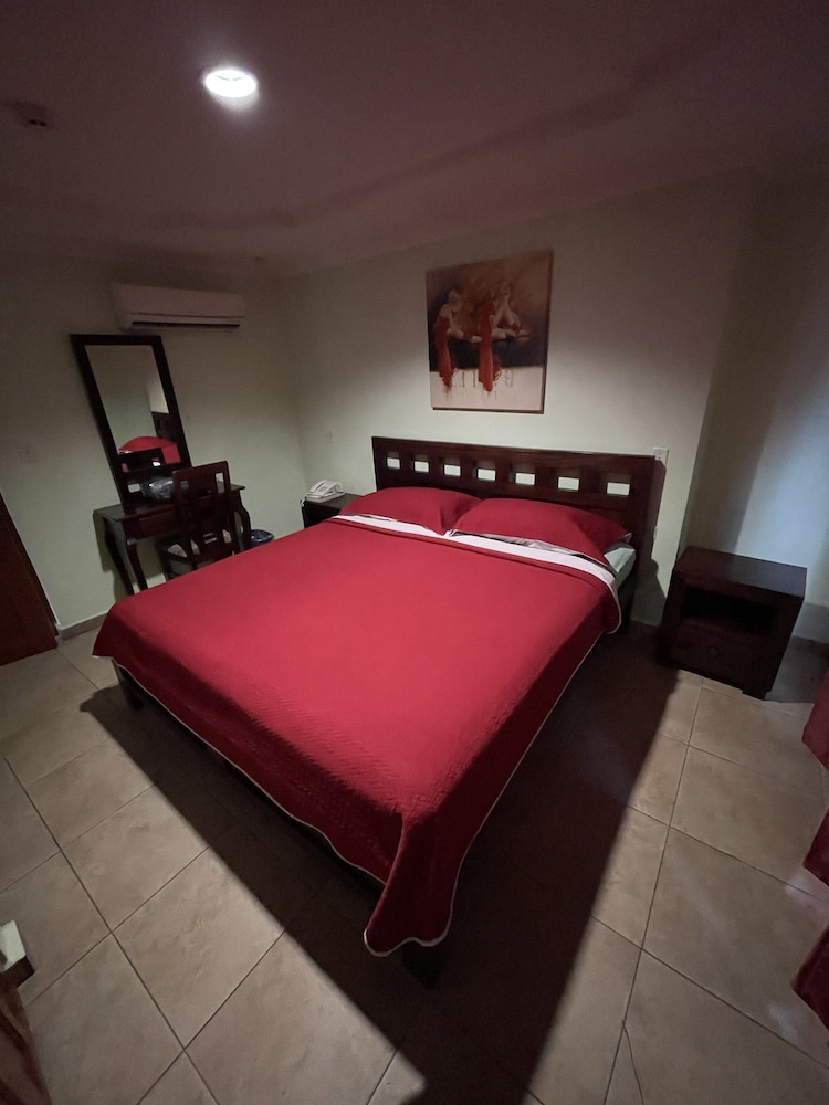 Economy Room, 1 King Bed