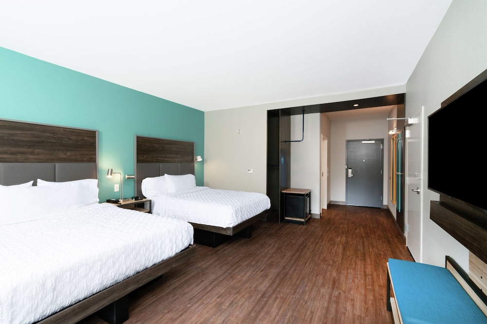 Room, 2 Queen Beds, Accessible (Roll-In Shower) - Photo 1