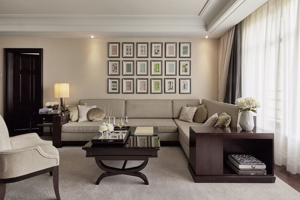 Duchy Suite - Photo 1