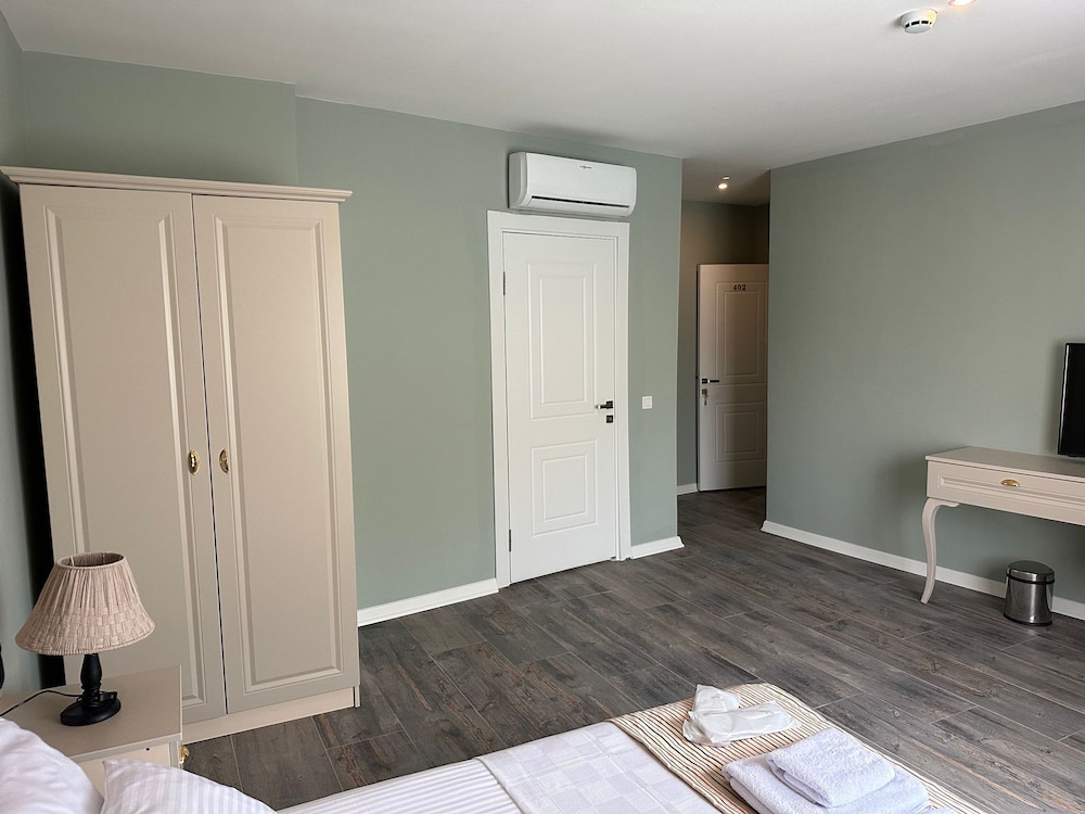 Classic Double Room - Photo 8