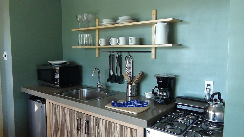 Studio Suite, Kitchenette, Mountain View