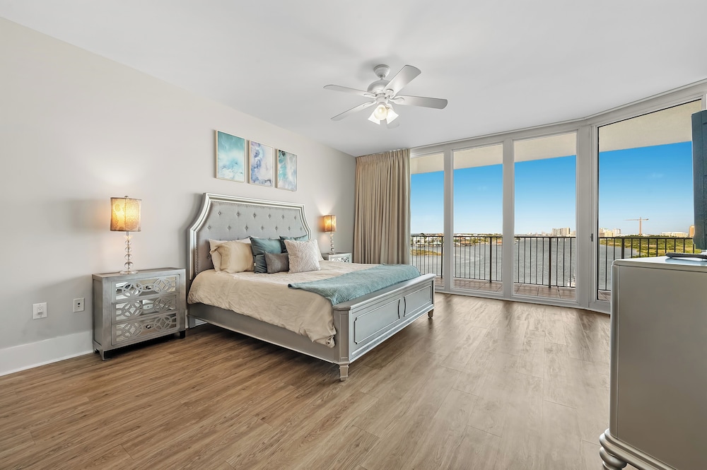 Signature Condo, 2 Bedrooms, Balcony, Beach View photo 1