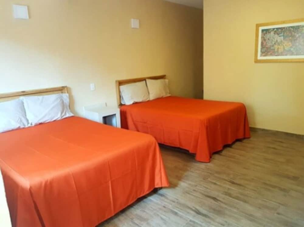 Standard Room, 2 Double Beds photo 2