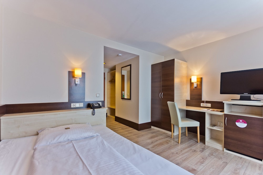 Standard Room, 1 Twin Bed (Standard Single Room, 1 Single bed) thumbnail 6