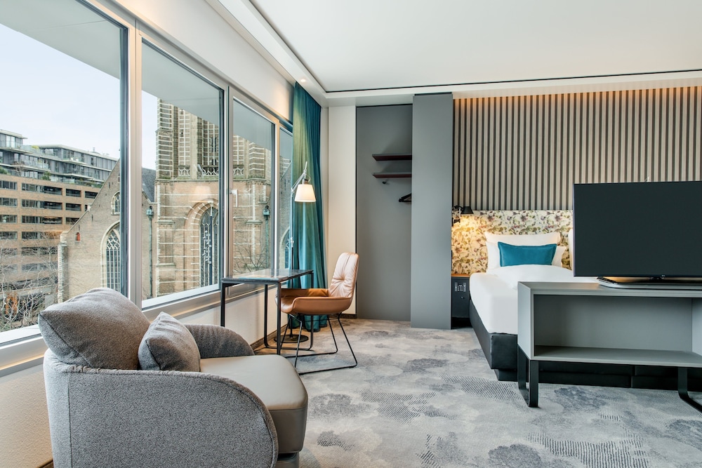 Business Room (with queen size bed)