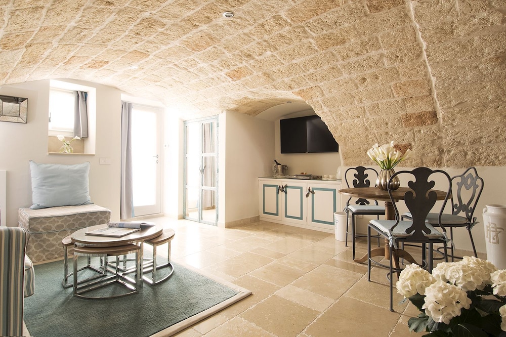 Romantic Suite, Hot Tub (150 metri dall'edificio principale) photo 3