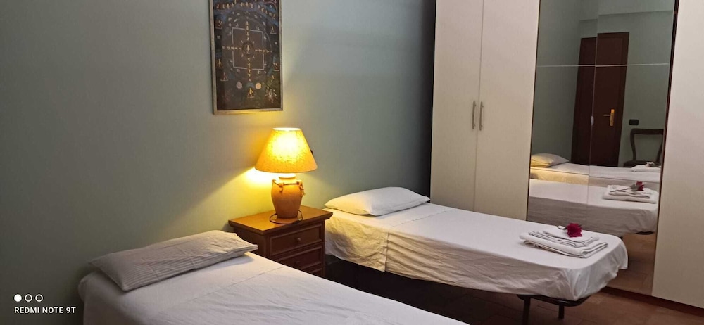 Basic Twin Room, Balcony, Garden View photo 1