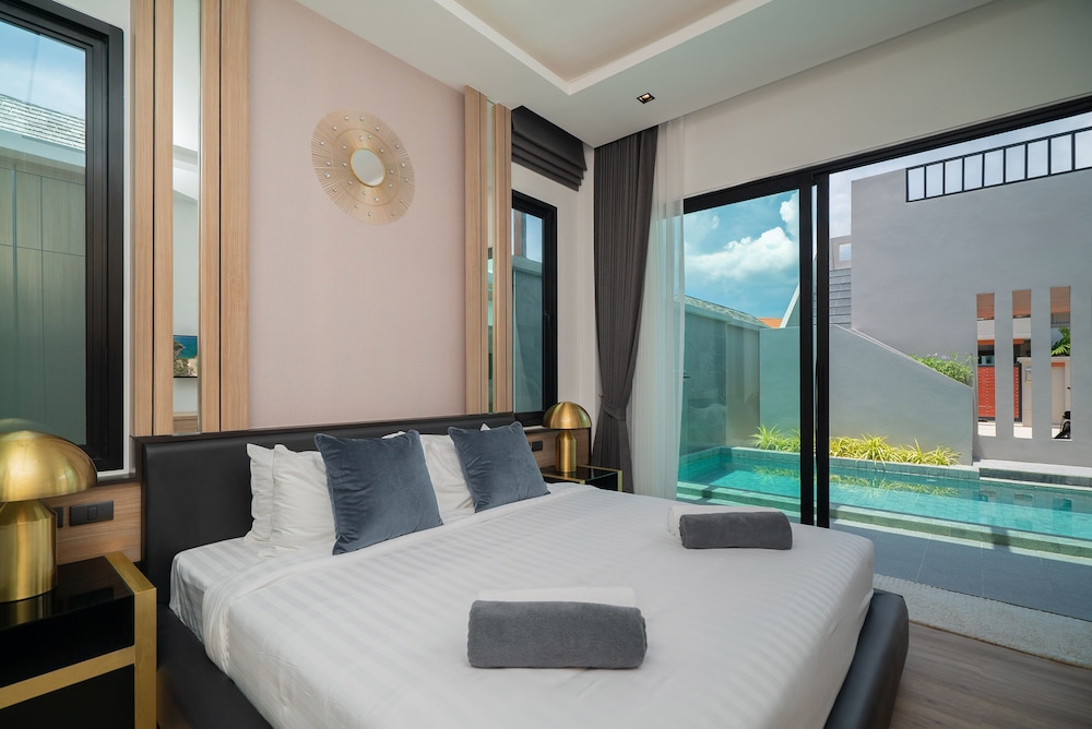 3 Bedroom Grand Deluxe Pool Villa - Photo 11