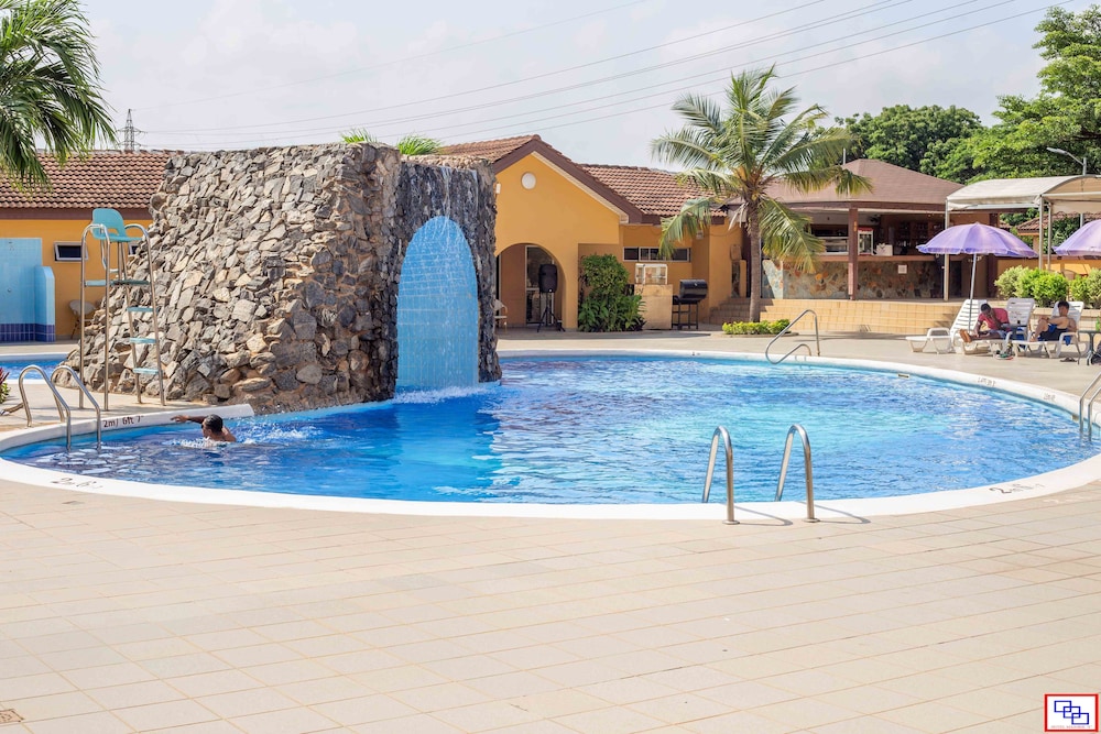 Standard Room, Pool View photo 3
