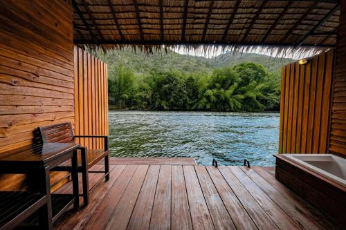 Superior Raft Room with River View - Photo 20