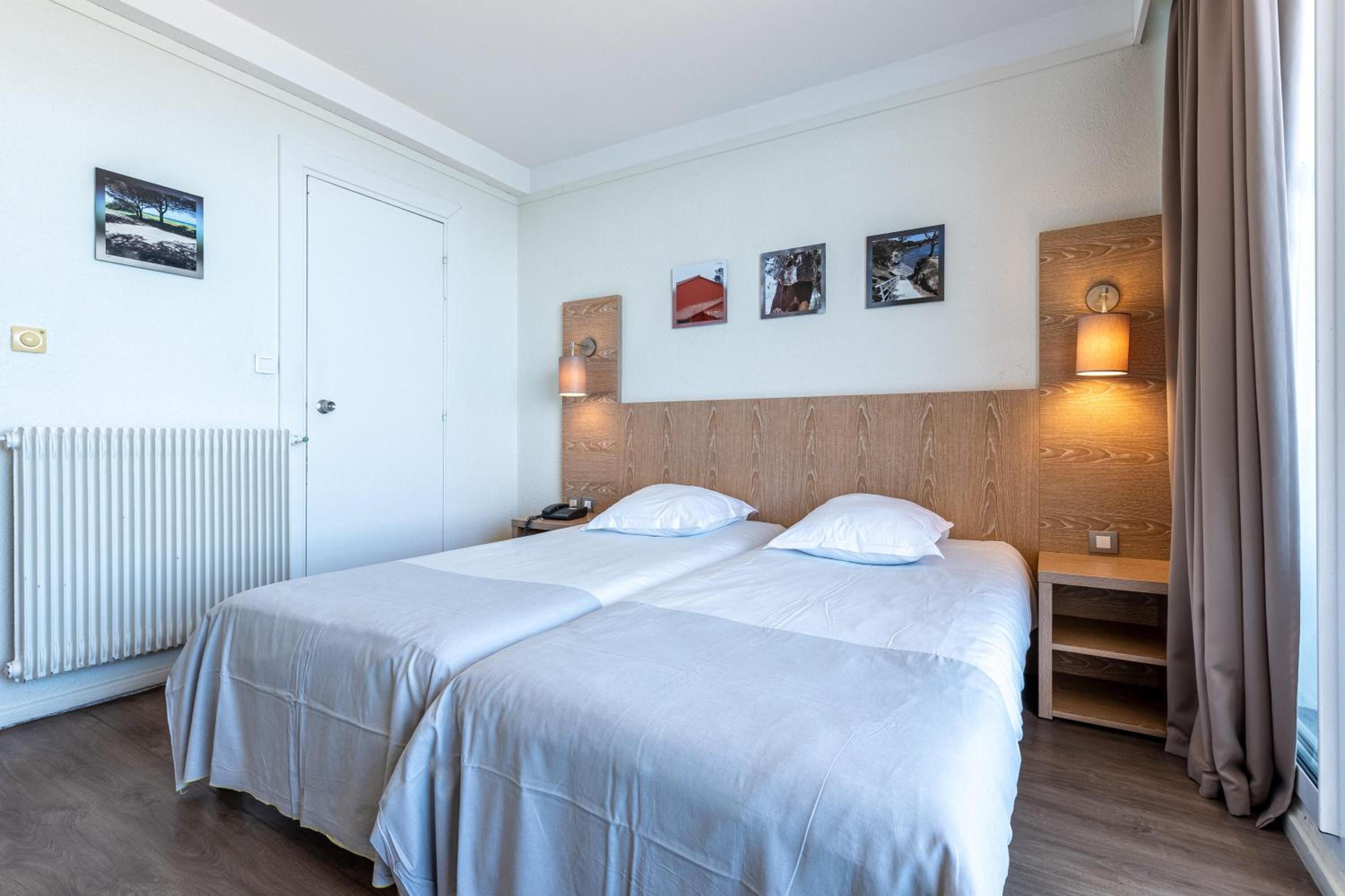 Standard Triple Room with Sea View photo 1