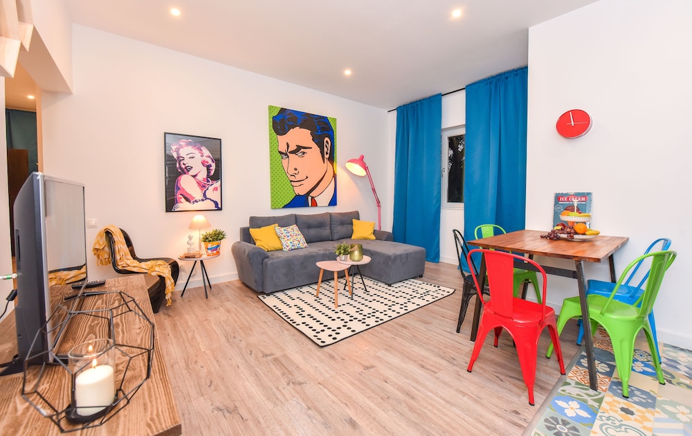 Design Apartment, 2 Bedrooms, River View photo 1