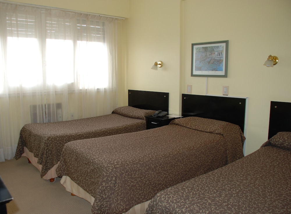 Basic Triple Room photo 1