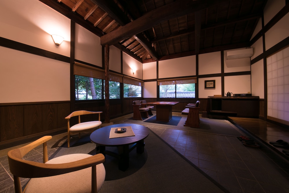 Cottage with an Indoor Bath (Nakao)