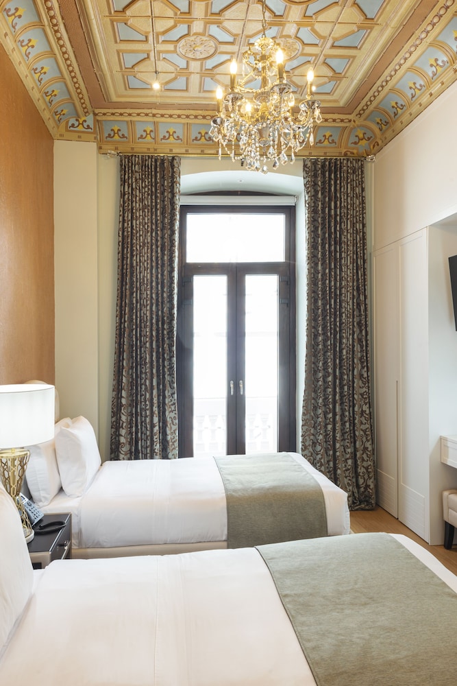 Deluxe Twin Room, City View photo 3