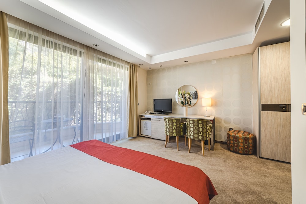Economy Double Room photo 2