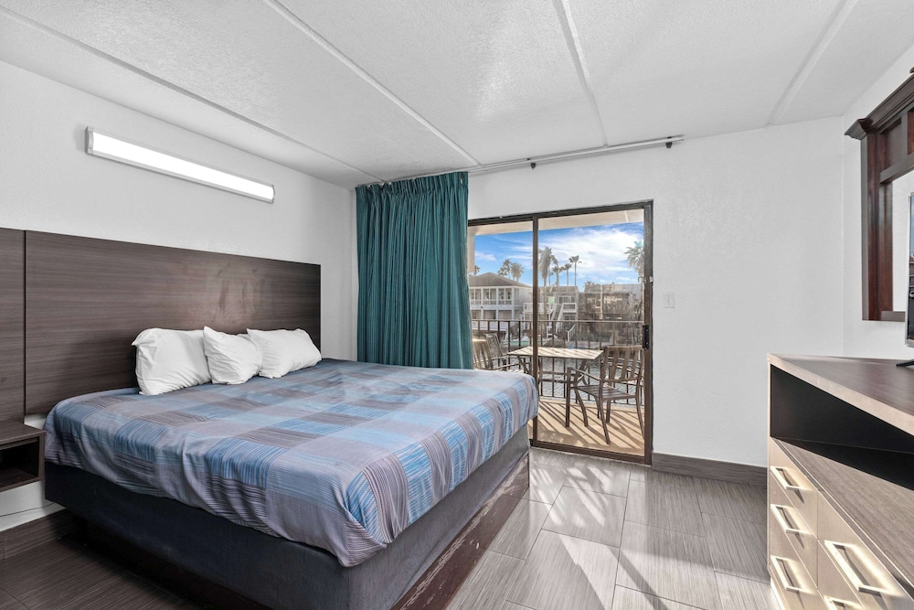 Suite, Multiple Beds, Non Smoking photo 1