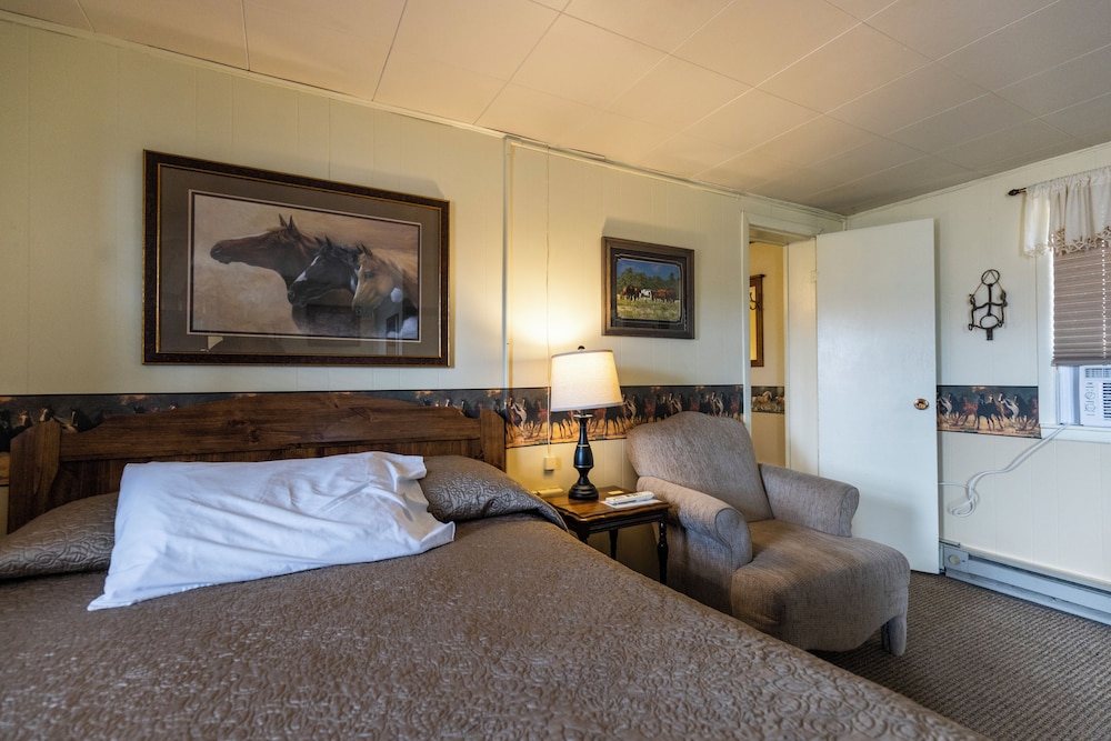 Basic Triple Room photo 3