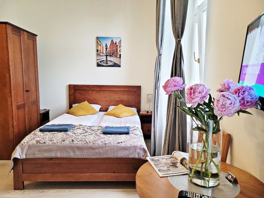 Classic Studio Suite, Courtyard View